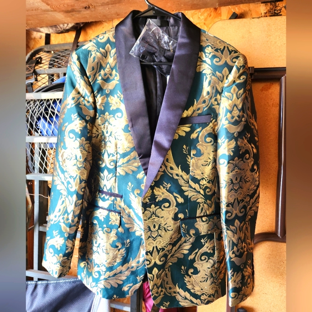 Tuxedo Jacket, Men's Small, Includes Bow tie